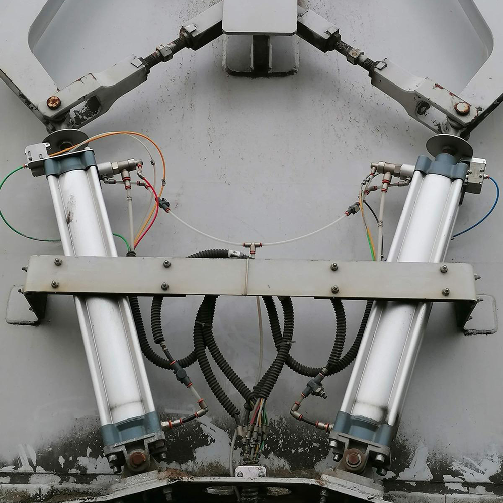 rail-door-systems-door-cylinders